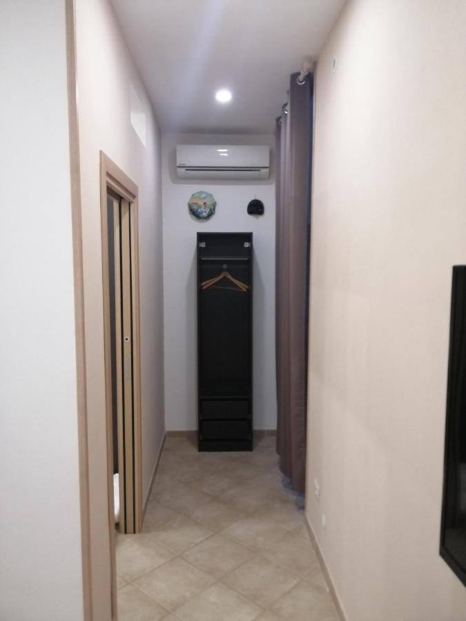 Ad Un Passo Dal Duomo "2" Apartment เนเปิลส์ ภายนอก รูปภาพ