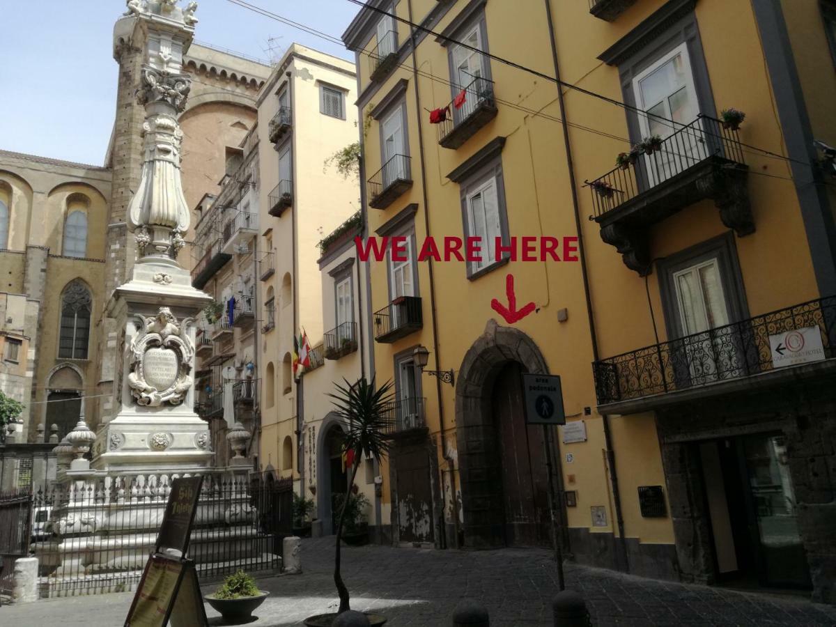 Ad Un Passo Dal Duomo "2" Apartment เนเปิลส์ ภายนอก รูปภาพ