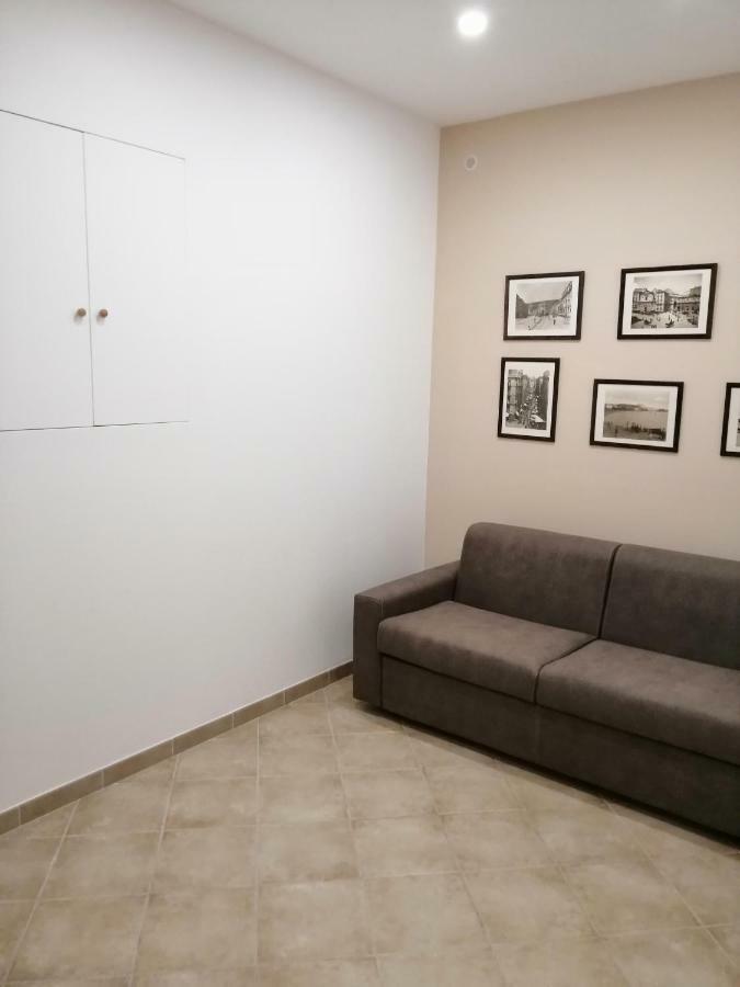 Ad Un Passo Dal Duomo "2" Apartment เนเปิลส์ ภายนอก รูปภาพ