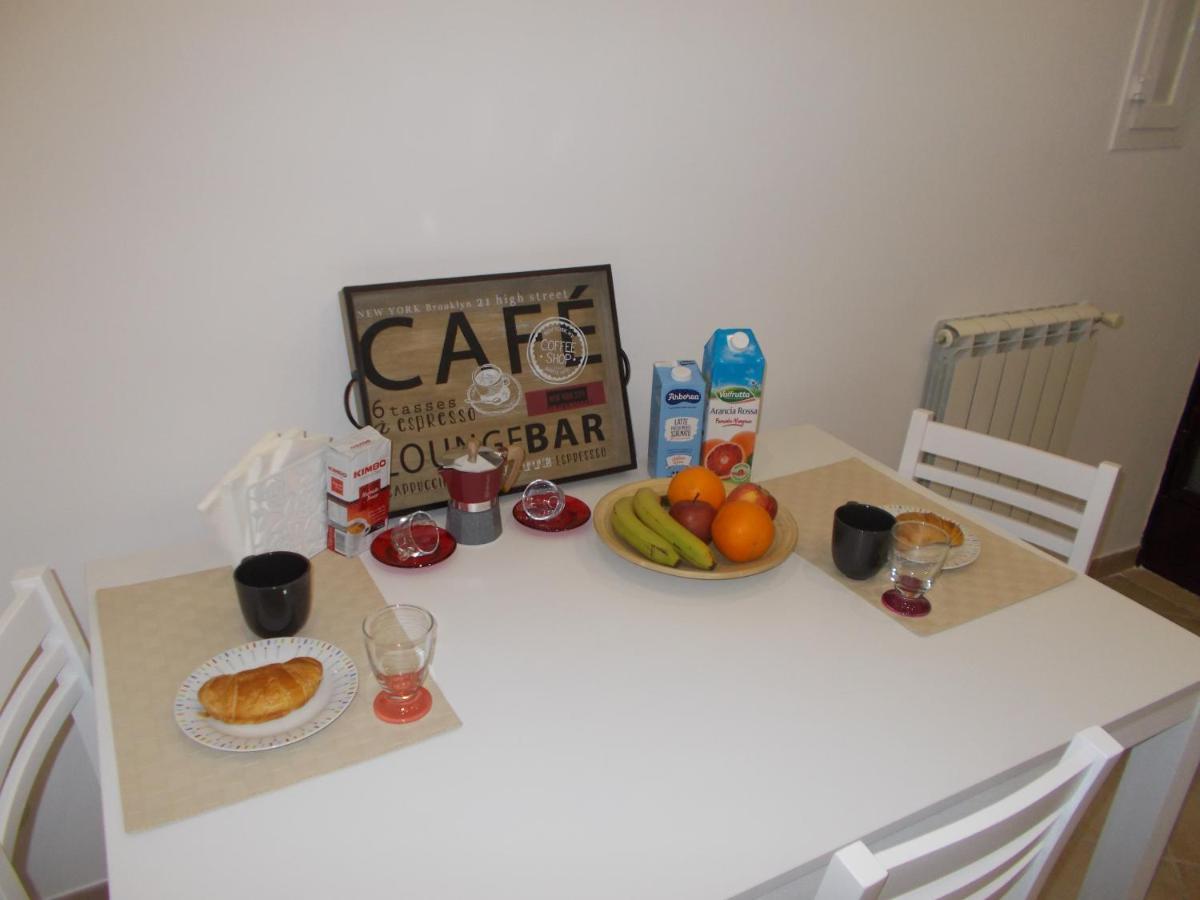 Ad Un Passo Dal Duomo "2" Apartment เนเปิลส์ ภายนอก รูปภาพ